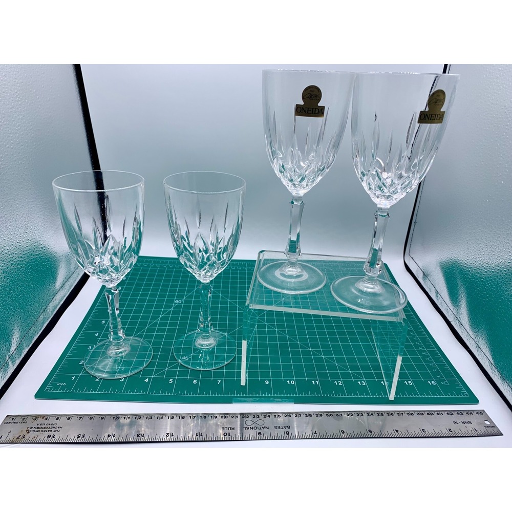 Oneida Capri 24% Lead Crystal Set Of 4 Wine Stem Glass Set  7 1/4" Tall Italy